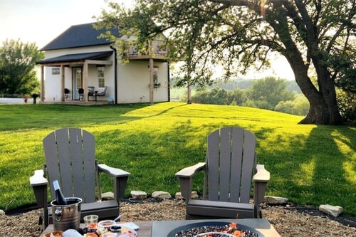 Vineyard View Countryside Cottage(2suites/sleeps6)