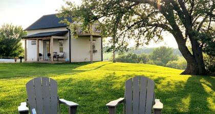 Vineyard View Countryside Cottage(2suites/sleeps6)