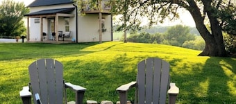 Vineyard View Countryside Cottage(2suites/sleeps6)