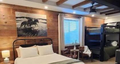 Vineyard View Countryside Cottage(2suites/sleeps6)