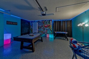Games room - 5 Bedroom Spacious Home with Private Pool and Resort Pool in Terra Verde Resort (Kissimmee)