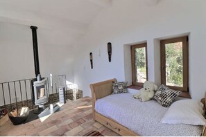 4 soverom, strykejern/-brett, reiseseng for barn og wi-fi (inkludert)