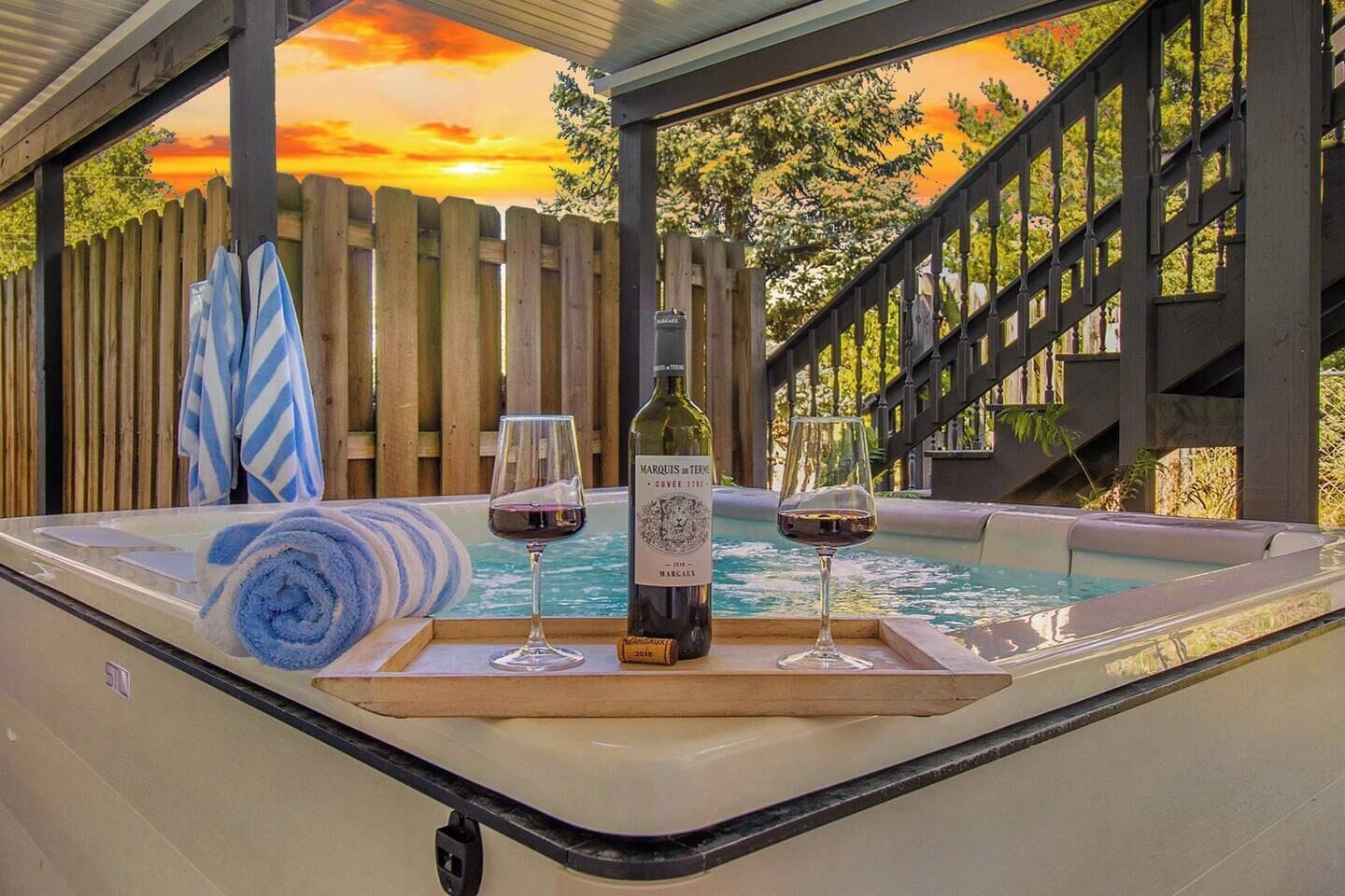 Luxe Home w/Hot Tub. Next to Dunes! 0.2mi to Beach