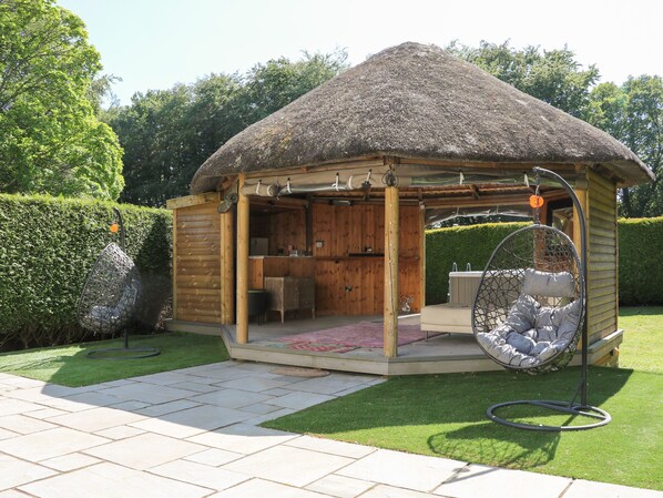 Property grounds - Little Picket (Ringwood)