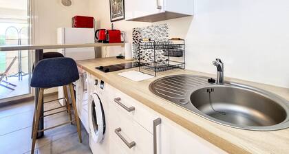 Beauté, studio avec piscine commune, à la Saline-les-bains