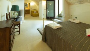 Traditional House | 2 bedrooms, premium bedding, down duvets, memory-foam beds - Casa vacanza La Sponganese (Spongano)