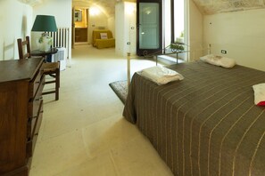 Traditional House | 2 bedrooms, premium bedding, down comforters, memory foam beds - Casa vacanza La Sponganese (Spongano)