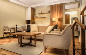 Phòng Suite Deluxe | 1 phòng ngủ, minibar, màn/rèm cản sáng, phòng cách âm