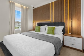 7 bedrooms, travel cot, WiFi, bed sheets