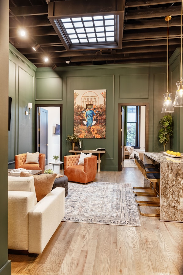 Luxurious Loft-Downtown Nash201 | Living area | 45-inch Smart TV with cable channels, TV