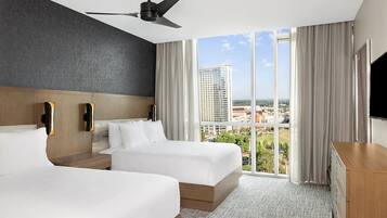 2 bedrooms, in-room safe, iron/ironing board, internet