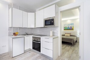 Microwave, oven, stovetop, coffee/tea maker