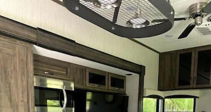 Beautiful RV on the Esopus Creek
EARLY SEASON SPECIAL! 199/NIGHT IN MAY-JUNE