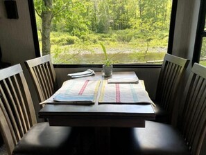 Dining - Beautiful Park model RV on bank of  Esopus Creek (Phoenicia)