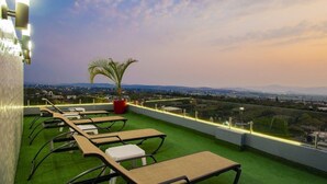 2 piscinas al aire libre, sillones reclinables de piscina