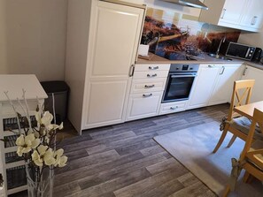 Køleskab, mikrobølgeovn, ovn, opvaskemaskine