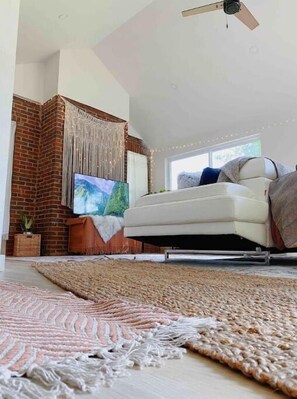 Interior - Travelers Rest Villa (Travelers Rest)