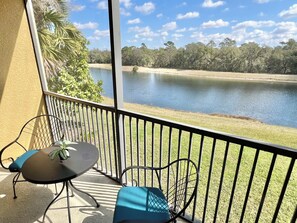 Outdoor dining - 2793 Oakwater Resort, Closet to Disney, Heated Swimming Pool and Hot Tub (Kissimmee)