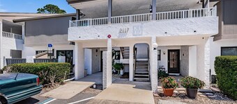 Cozy and Quiet 2 bedroom Condo in St Petersburg, FL