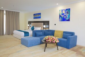 Executive Room, 1 King Bed, Non Smoking, Balcony | City view