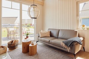 Smart-tv, pejs, bøger, stereoanlæg