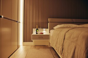 2 soveværelser, skrivebord, strygejern/strygebræt, weekendseng