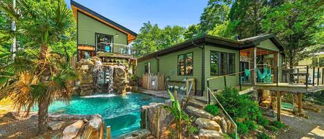하우스, 침대(여러 개) (Nancy Key w/Pool, Wine Cave, Optional) | 수영장 | 시즌별로 운영되는 야외 수영장