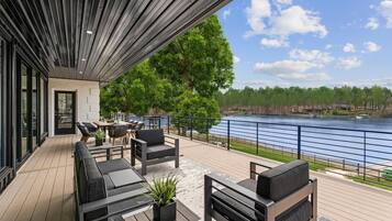 House, Multiple Beds (Salience Path w/Heated Pool & Game Ro) | Outdoor dining