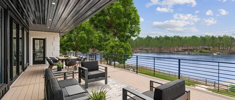 House, Multiple Beds (Salience Path w/Heated Pool & Game Ro) | Outdoor dining