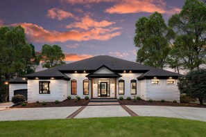 House, Multiple Beds (Salience Path w/Heated Pool & Game Ro) | Exterior