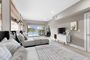 House, Multiple Beds (Salience Path w/Heated Pool & Game Ro)