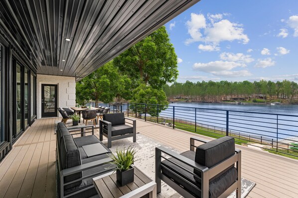 House, Multiple Beds (Salience Path w/Heated Pool & Game Ro) | Outdoor dining