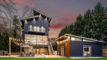 House, Multiple Beds (Blue Haven w/Game Room, Hot Tub & Opt) | Exterior