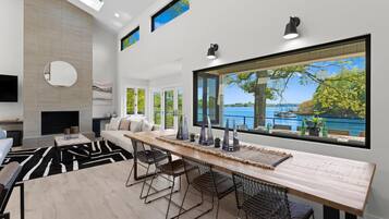 House, Multiple Beds (Fox Run w/Heated Pool & Optional Boat) | Dining