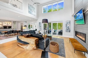 House, Multiple Beds (Barefoot on Blarney) | Living area