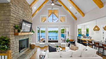 House, Multiple Beds (Hogan Crest) | Living area