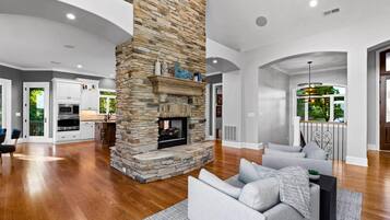 Nhà, nhiều giường (Sunset on Ballycastle) | Khu phòng khách