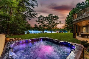Outdoor spa tub - Sunset on Ballycastle (Mooresville)