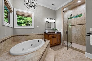 House, Multiple Beds (Sunset on Ballycastle) | Bathroom