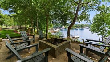 House, Multiple Beds (Ambassador Ridge w/Optional Boat Rent) | Property grounds