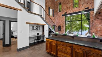 House, Multiple Beds (Ambassador Ridge w/Optional Boat Rent) | Interior