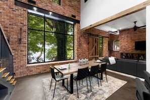 House, Berbilang Katil (Ambassador Ridge w/Optional Boat Rent) | Tempat makan