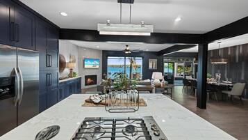 House, Multiple Beds (Channel Marker) | Private kitchen | Oven, toaster