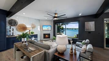 House, Multiple Beds (Channel Marker) | Living area