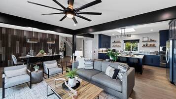 House, Multiple Beds (Channel Marker) | Living area