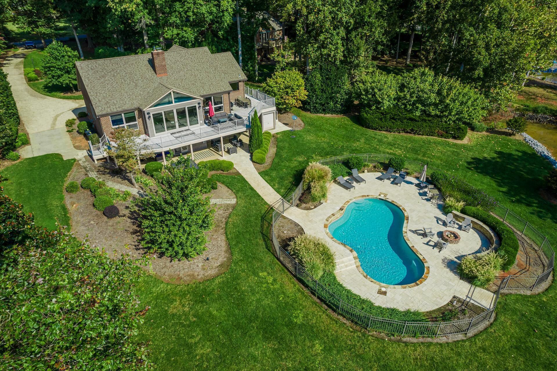House, Multiple Beds (Ringneck Retreat) | Pool
