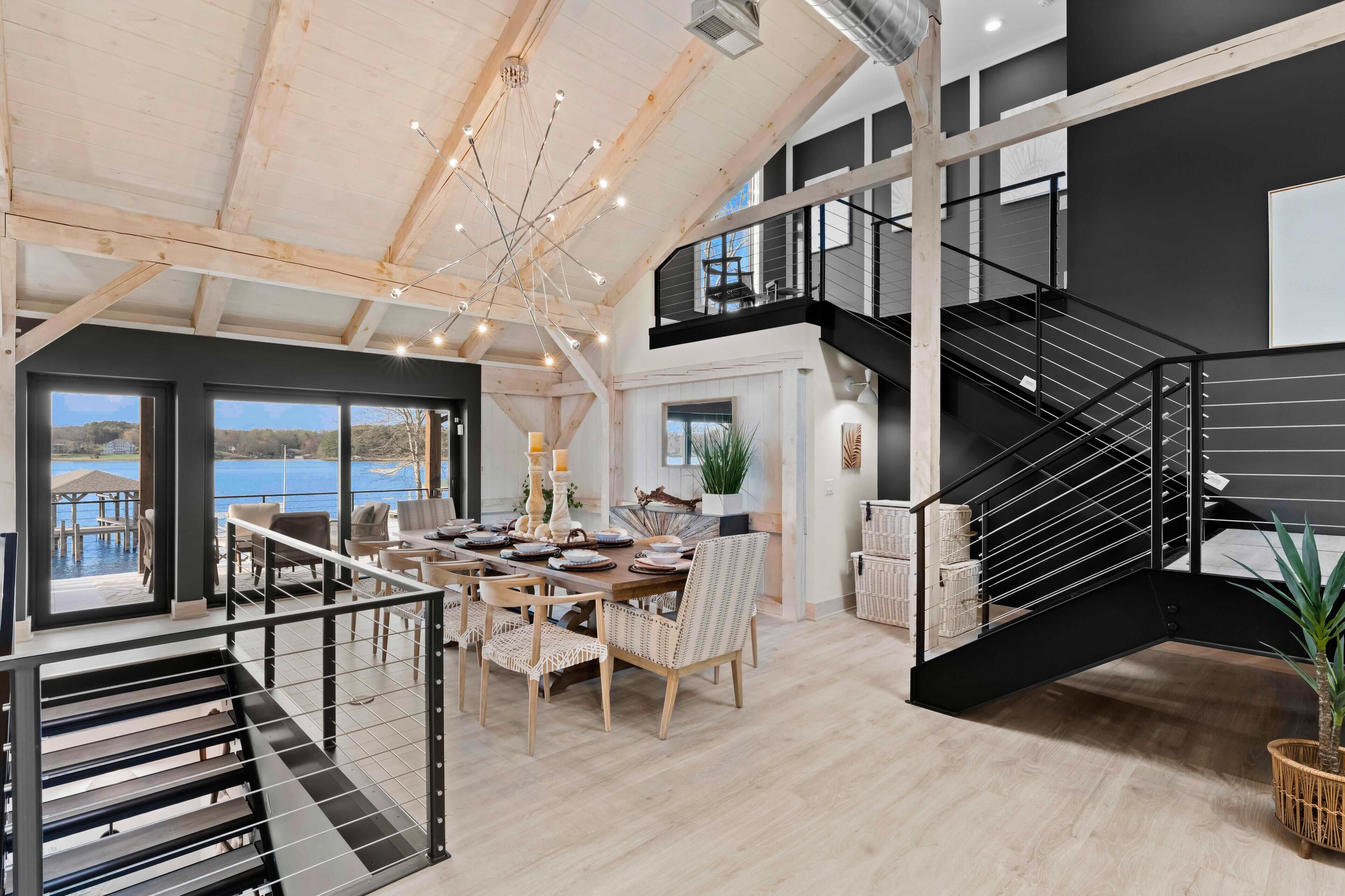 House, Multiple Beds (Keenan Beach w/Beach, Heated Pool & G) | Dining