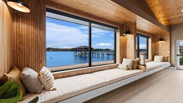 House, Multiple Beds (Keenan Beach w/Beach, Heated Pool & G) | Interior