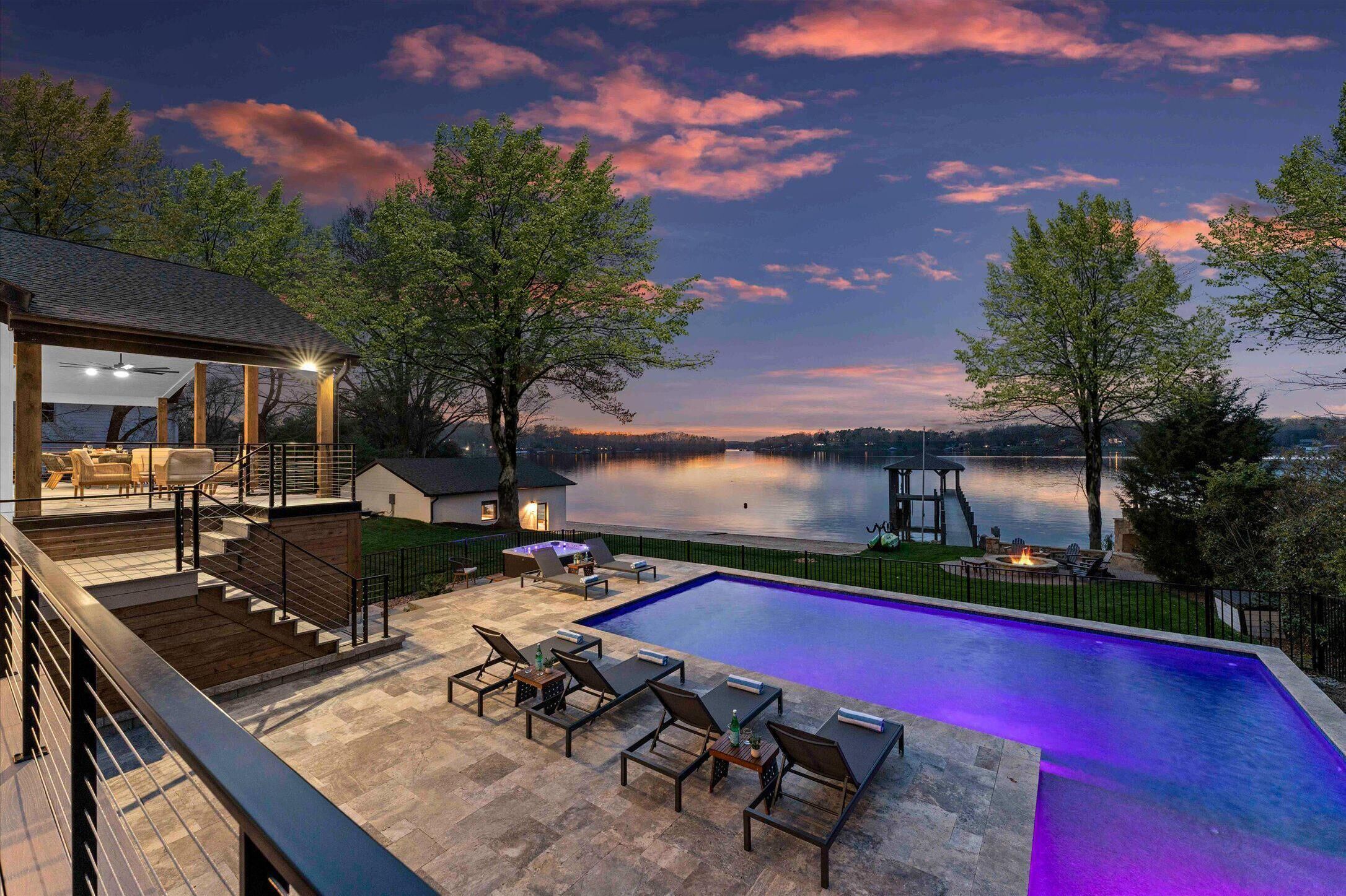 House, Multiple Beds (Keenan Beach w/Beach, Heated Pool & G) | Pool | Seasonal outdoor pool, a heated pool