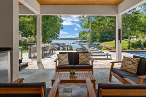 House, Multiple Beds (Shoreline on Stonemarker) | Property grounds